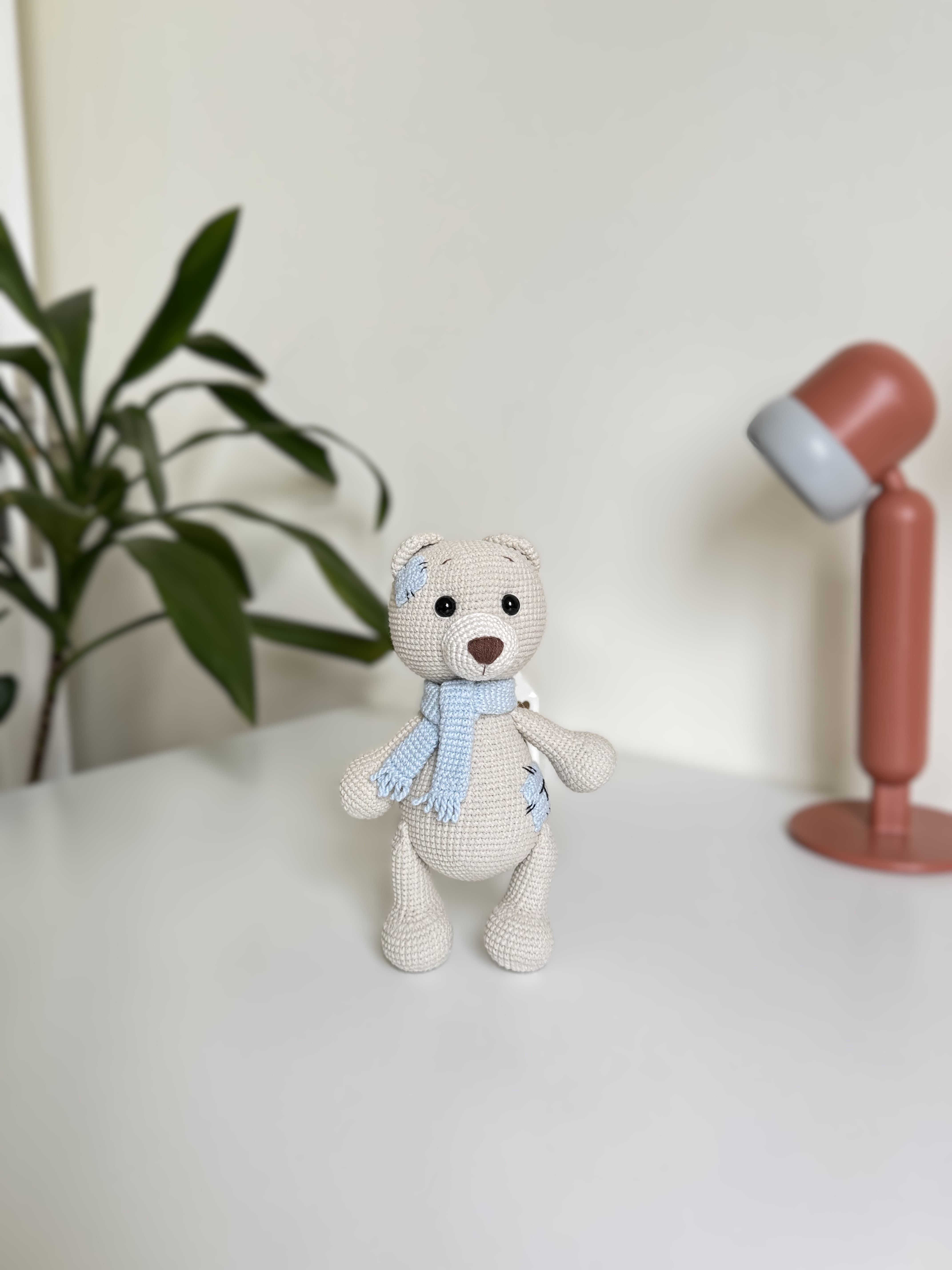 Loopli | Bear with Scarf