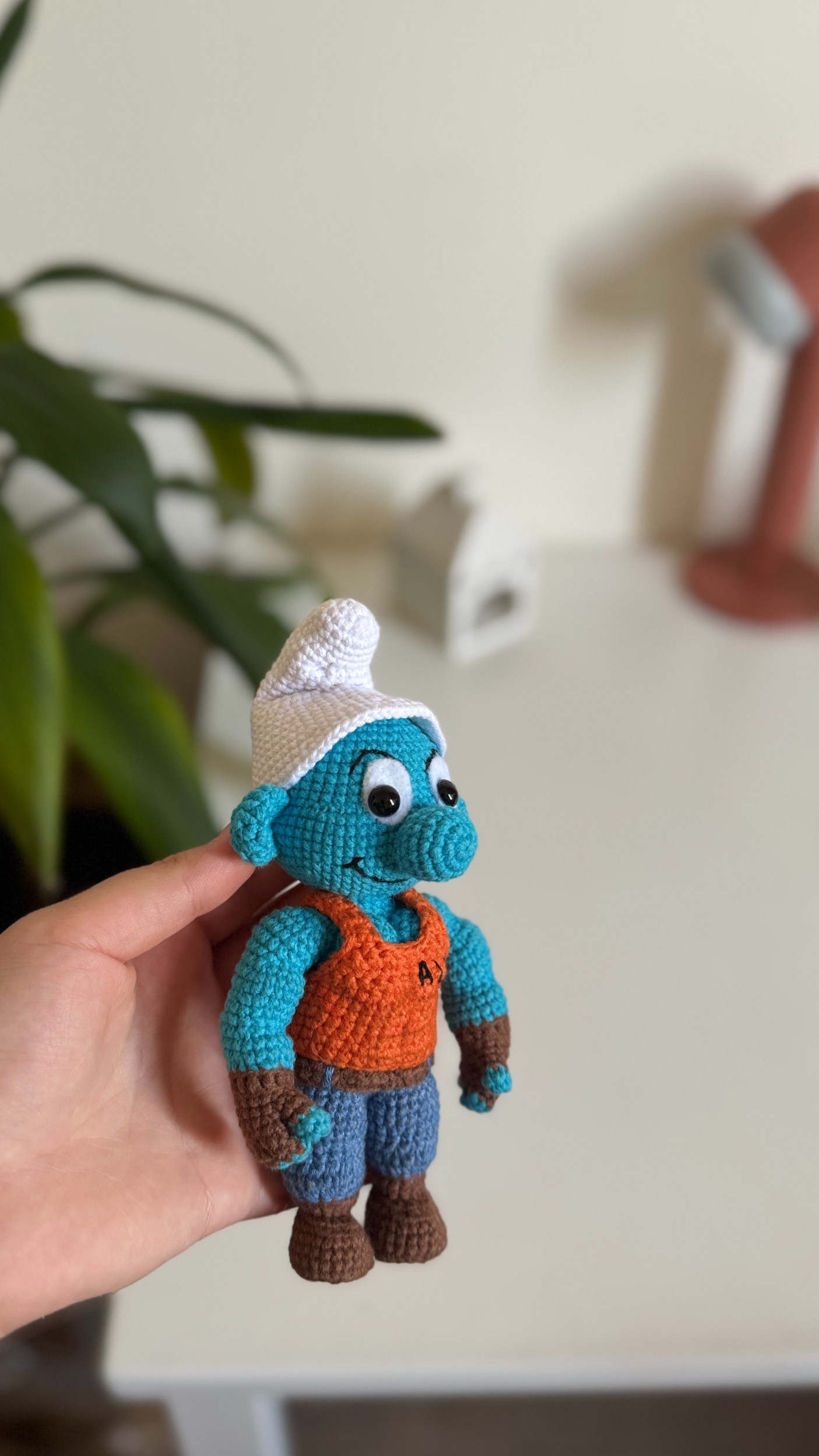 Loopli | Mr. Muscles Smurf Doll