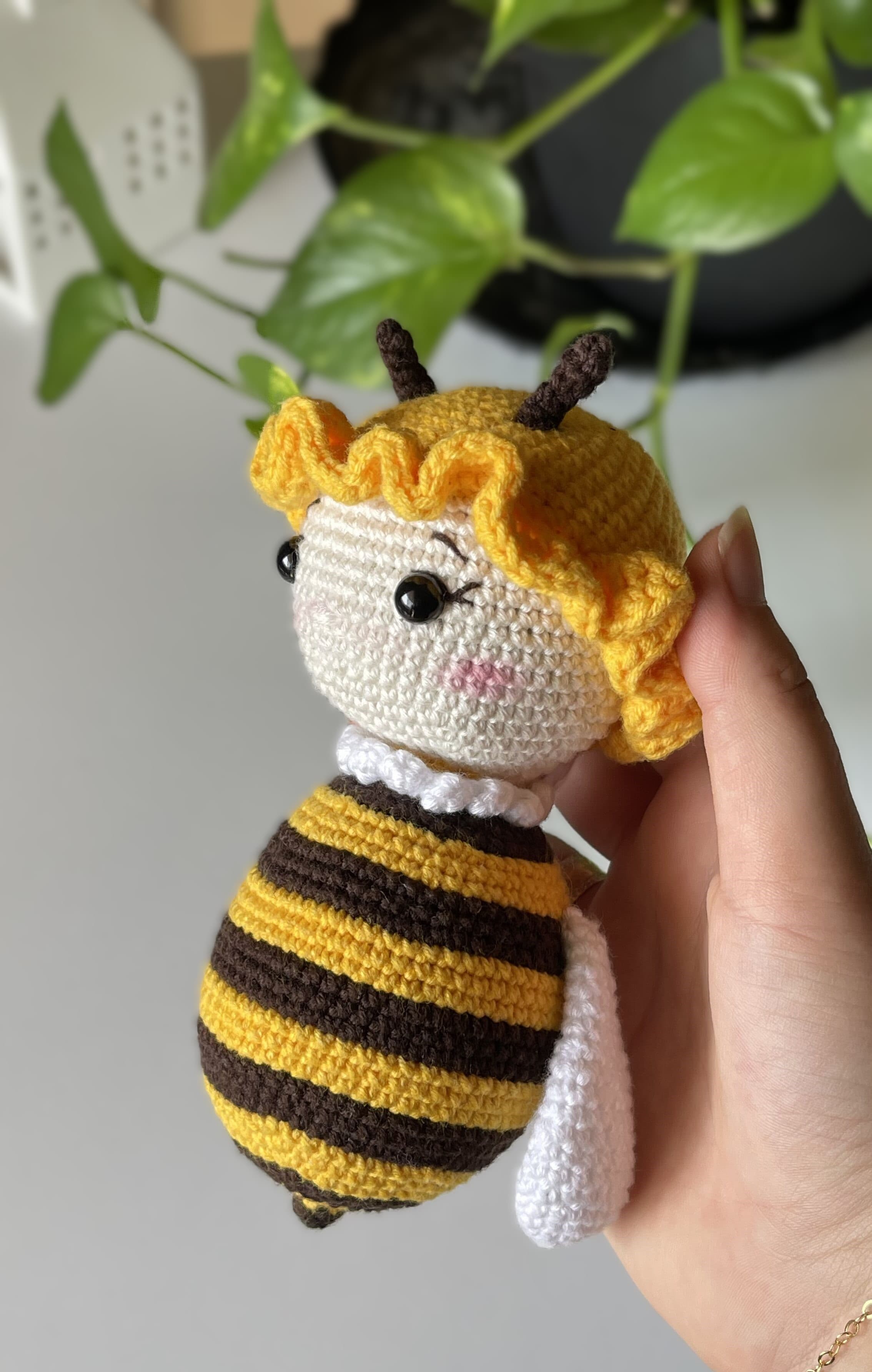 Loopli | Queen Bee Doll