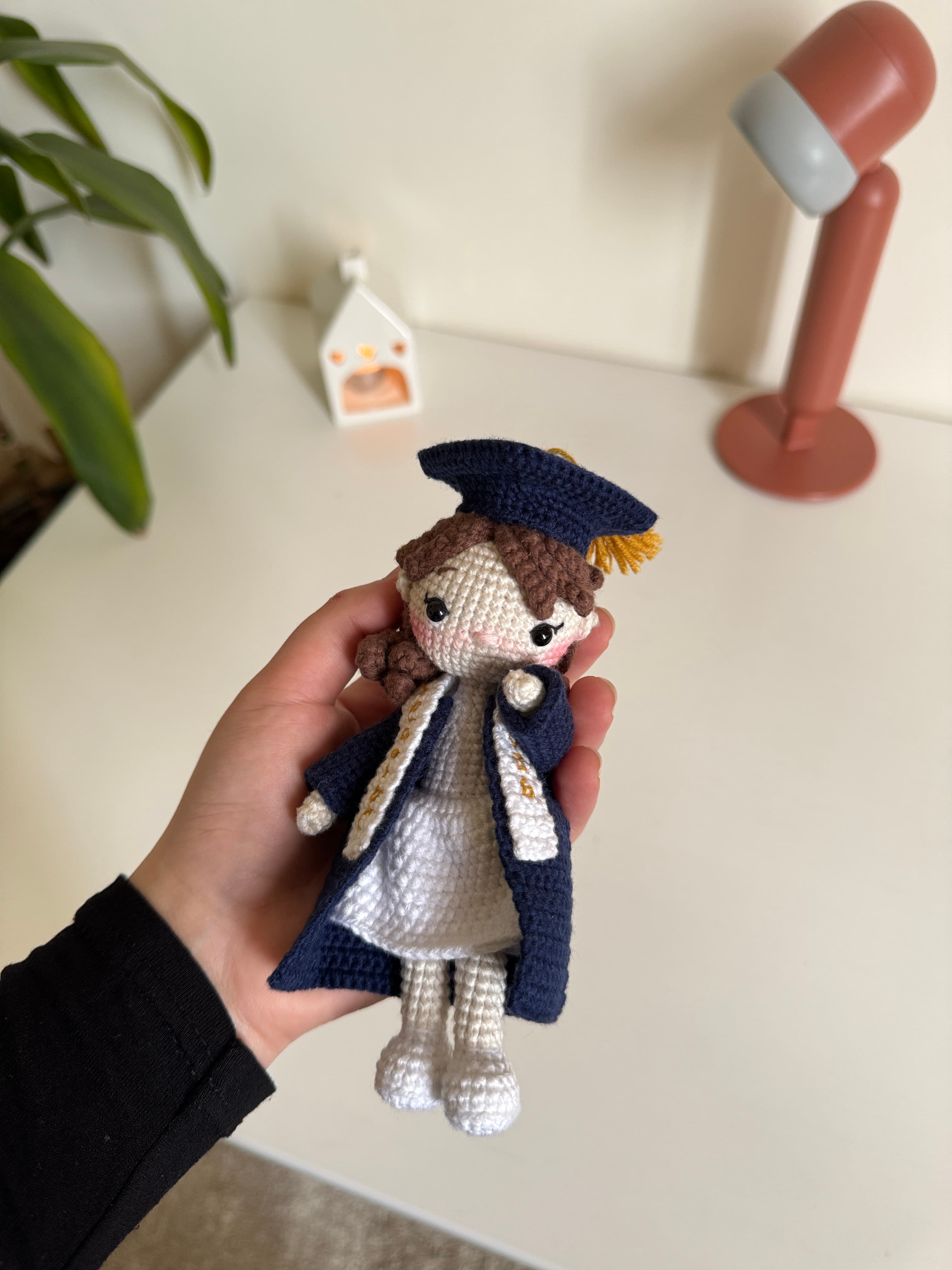 Loopli | Graduate Doll