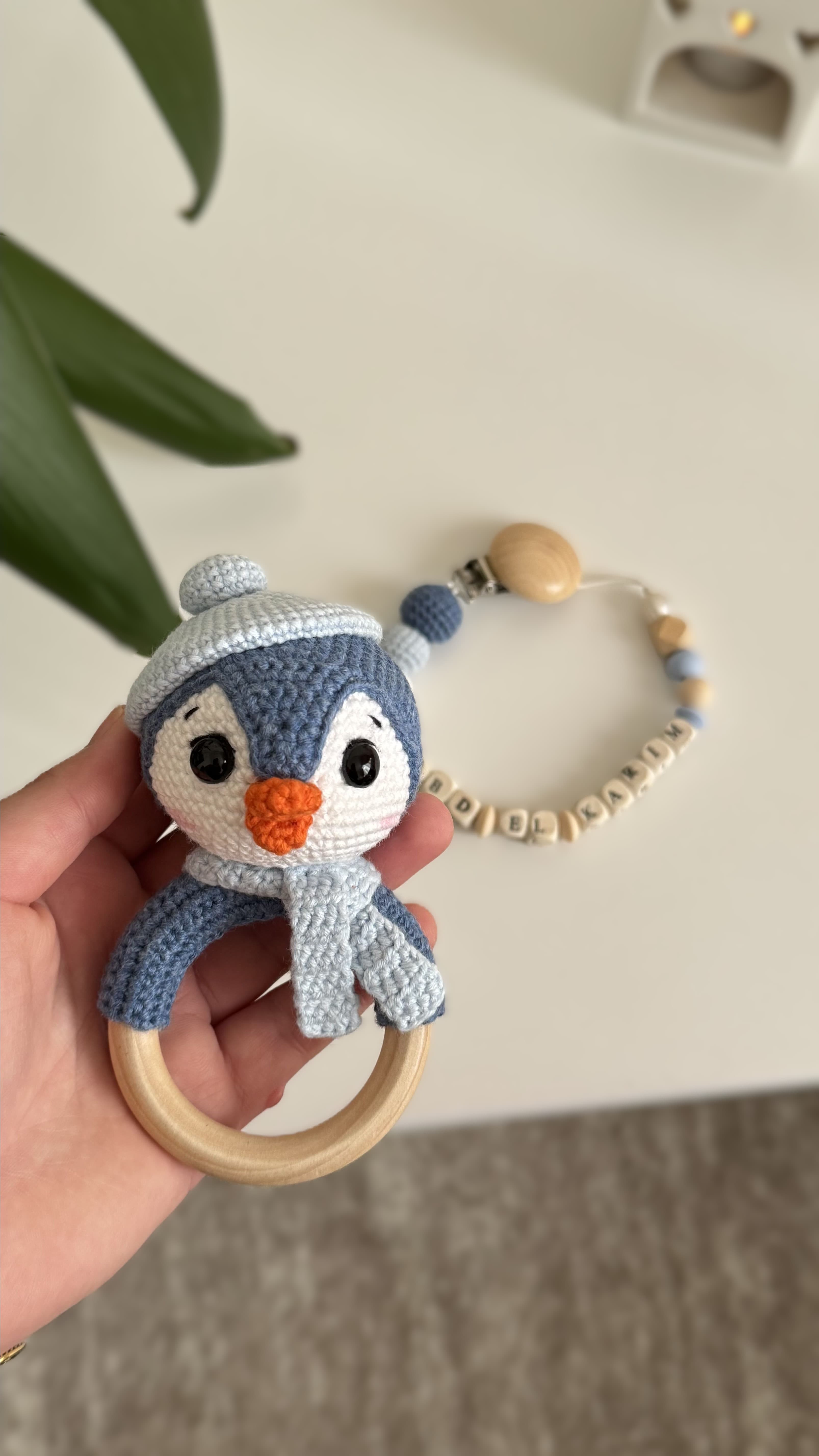 Loopli | Penguin Rattle